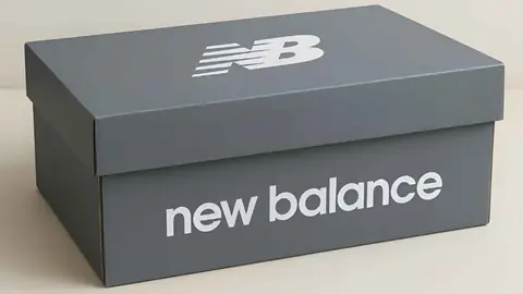 Caja de zapatillas New Balance