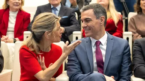 Pedro S&aacute;nchez, junto a la vicepresidenta del Gobierno de Espa&ntilde;a Yolanda D&iacute;az