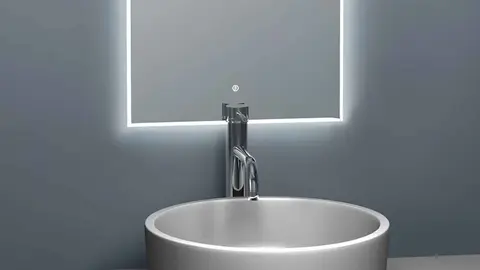 Espejo de ba&ntilde;o rectangular con antivaho y luz LED perimetral Kira Xpertials de El Corte Ingl&eacute;s