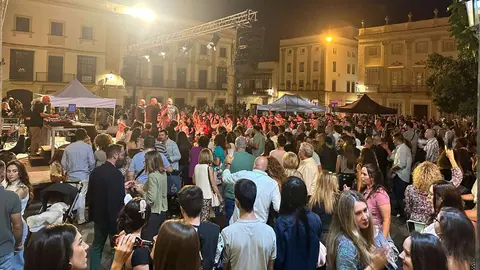 Noche azul y blanca en Jerez
