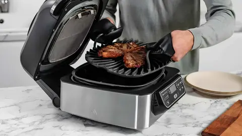 La parrilla de interior Ninja Foodi 5 en 1 con funci&oacute;n freidora en El Corte Ingl&eacute;s