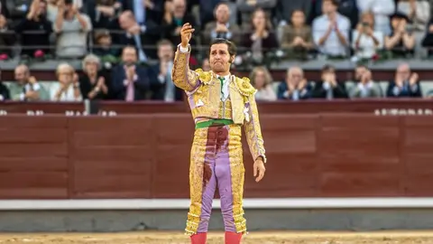 Morante se corta la coleta I Plaza 1