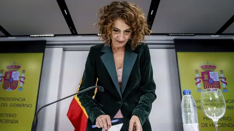 Montero vuelve a cebarse con los aut&oacute;nomos seg&uacute;rn el PP