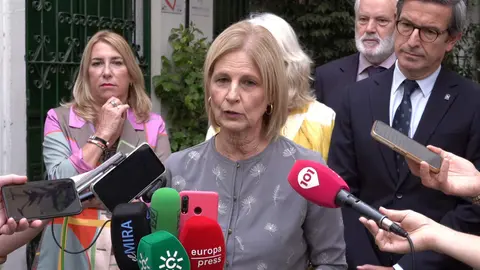 Garc&iacute;a-Pelayo en la atenci&oacute;n a los medios