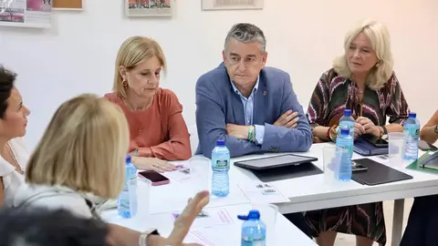 Antonio Sanz en la reuni&oacute;n con AMMA Jerez