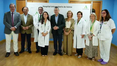 Antonio Sanz, durante su visita al nuevo Laboratorio de An&aacute;lisis Cl&iacute;nicos del Hospital de Valme en Sevilla