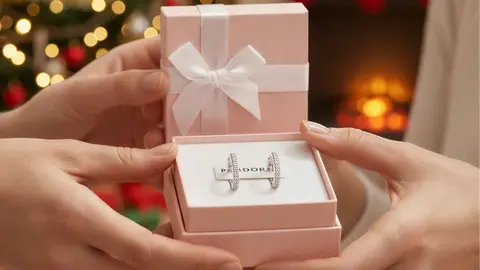 Pandora tiene los pendientes perfectos para regalar en Navidad y sorprender a tus seres queridos