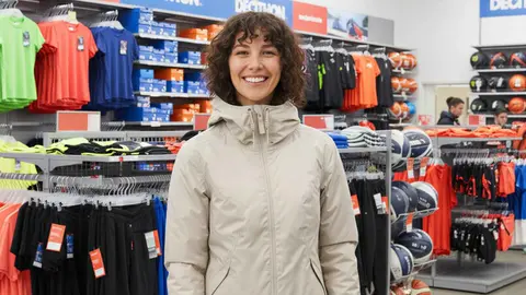 Los abrigos de Zara est&aacute;n bien, pero los chubasqueros de Decathlon son irremplazables abrigan m&aacute;s y cuestan poco