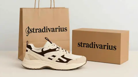 Las zapatillas de Stradivarius inspiradas en las nuevas New Balance 530 que ser&aacute;n tendencia este oto&ntilde;o 2025
