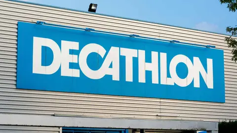 El abrigo de Decathlon m&aacute;s buscado impermeable, protege del fr&iacute;o y cuesta menos de 30 euros
