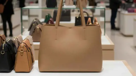 El Corte Ingl&eacute;s vende los bolsos m&aacute;s sofisticados y vers&aacute;tiles de Bimba y Lola disponibles a mitad de precio