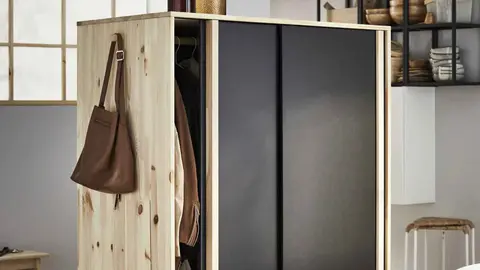 Este jueves ha llegado a Ikea el armario m&aacute;s funcional y compacto para dormitorios peque&ntilde;os es muy completo