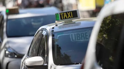 Imagen de archivo de un taxi en Sevilla
