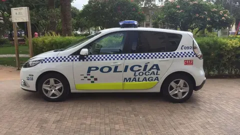 Un veh&iacute;culo de la Polic&iacute;a Local de M&aacute;laga