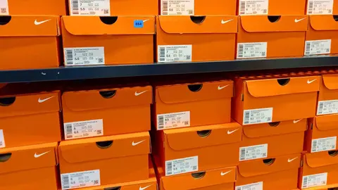 Llegan ma&ntilde;ana a Nike y se convertir&aacute;n en las zapatillas preferidas de las amantes de lo casual rebajad&iacute;simas