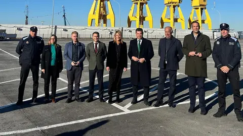 Visita de las autoridades al Puerto de Huelva