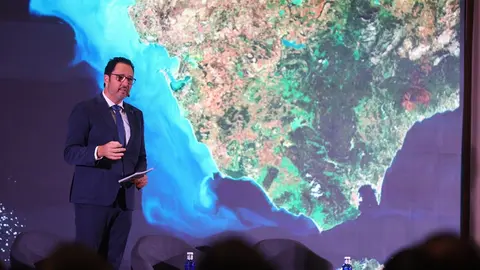 Jos&eacute; Andr&eacute;s Santos, presidente de la CEC, durante su intervenci&oacute;n