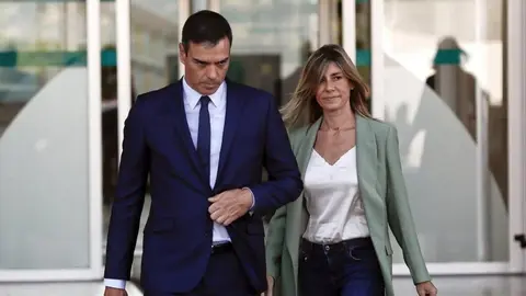 Pedro S&aacute;nchez, en una imagen de archivo, junto a su mujer Bego&ntilde;a G&oacute;mez