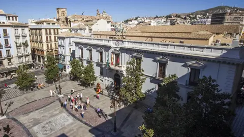 Imagen a&eacute;rea de la fachada del Ayuntamiento de Granada