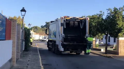 Cami&oacute;n de la basura en Jerez