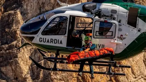 Helic&oacute;ptero de rescate de la Guardia Civil
