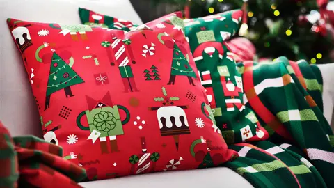 Funda de coj&iacute;n roja con motivo de navidad, VINTERFINT de Ikea