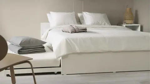 La cama doble que se ha vuelto viral en Ikea con cajonera y cama nido es la novedad m&aacute;s buscada