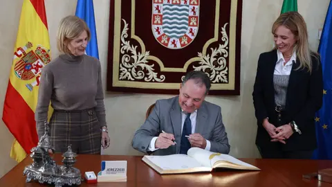 Visita institucional del presidente de la Diputaci&oacute;n de Huelva, David Toscano al Ayuntamiento de Jerez | Cristo Garc&iacute;a