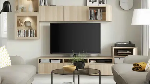 Este conjunto de sal&oacute;n BEST&Aring; es espacioso, sencillo y tiene de todo es uno de los mejores muebles de Ikea