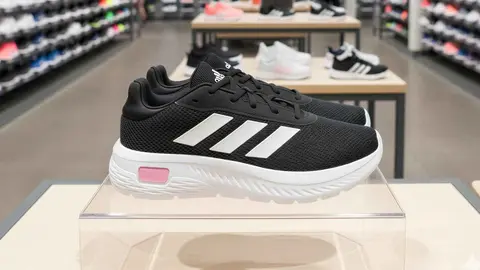 Decathlon pone a la venta las zapatillas m&aacute;s deseadas de Adidas de estilo casual y por menos de 60 euros