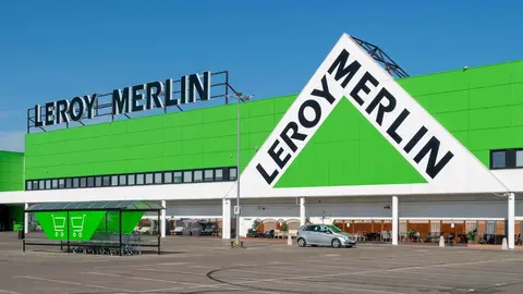 Adi&oacute;s a las l&aacute;mparas cl&aacute;sicas los dise&ntilde;os con estantes ya est&aacute;n en Leroy Merlin y son bonitas y elegantes