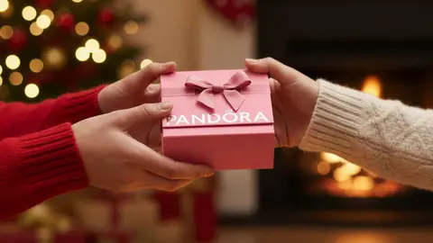 Los anillos de oro, gemas y perlas de Pandora que m&aacute;s buscan las mujeres con clase para la cena de Nochevieja