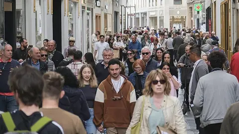 Calles llenas de gente en Sevilla