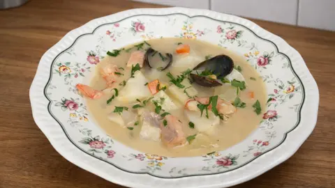 Sopa de pescado y marisco a la irlandesa