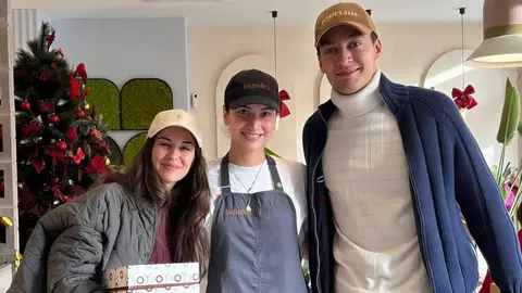 George Russell y Carmen Montero Mundt en Krombol