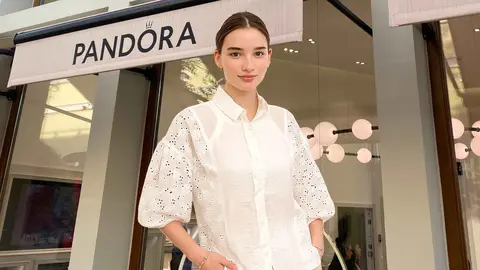 4 pendientes largos de Pandora con oro, perlas, gemas y plata que todas van a querer lucir en esta Nochevieja