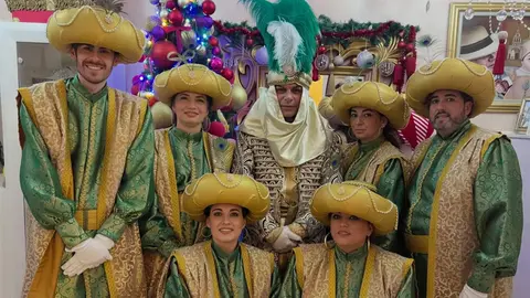 El Cartero Real y su s&eacute;quito