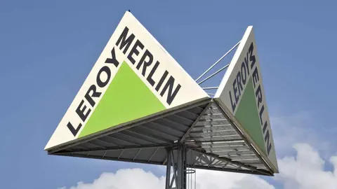 Leroy Merlin rebaja la cama de matrimonio m&aacute;s tecnol&oacute;gica con cabecero con luces LED y puertos USB