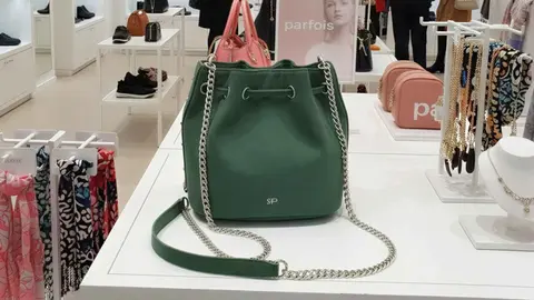 Bolso de fiesta con flecos y cuentas de Parfois