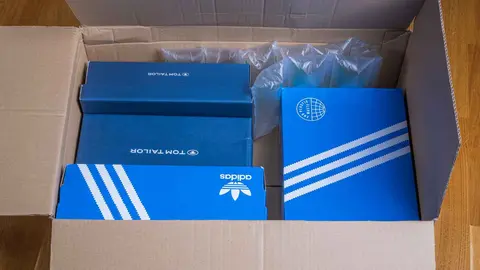 Adidas recupera las zapatillas chunky m&aacute;s vers&aacute;tiles y a la moda disponibles por menos de 75 euros