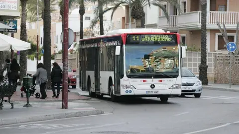 Un autob&uacute;s urbano de Almer&iacute;a, en una imagen de archivo