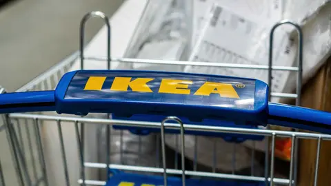 Los nuevos espejos de Ikea que est&aacute;n arrasando marcos originales de rat&aacute;n y acero