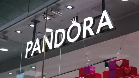 2 ediciones de pendientes de aros de Pandora que ser&aacute;n un referente en moda en 2026