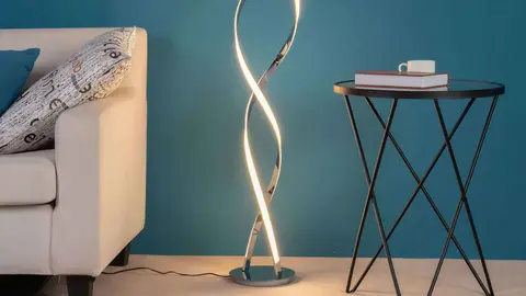 Estas son las l&aacute;mparas de pie LED m&aacute;s modernas y sofisticadas de Leroy Merlin para renovar el sal&oacute;n este 2026