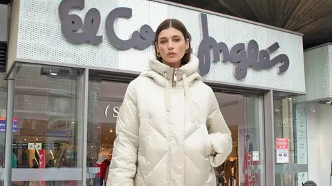 Plum&iacute;fero largo con capucha, Lola Casademunt en El Corte Ingl&eacute;s