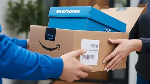 Repartidor de Amazon entrega una caja de Skechers