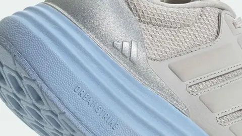 Llega rebajada a Adidas una de las zapatillas m&aacute;s buscadas una sneaker de ensue&ntilde;o para caminar todo el d&iacute;a