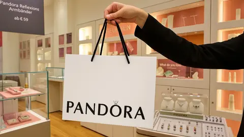 Pandora lanza las rebajas m&aacute;s esperadas con sus pendientes m&aacute;s elegantes a mitad de precio