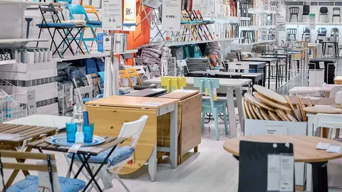 Las mesas auxiliares de IKEA que aportan color, orden y funcionalidad al hogar