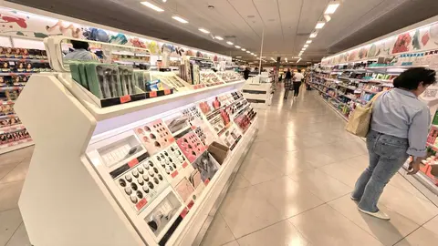 Celestial Night, la colecci&oacute;n de Deliplus que lleva el maquillaje de Mercadona un paso m&aacute;s all&aacute; - El MIRA